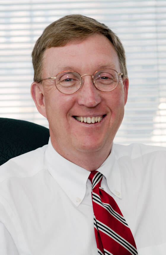 Headshot of Stephen Skinner
