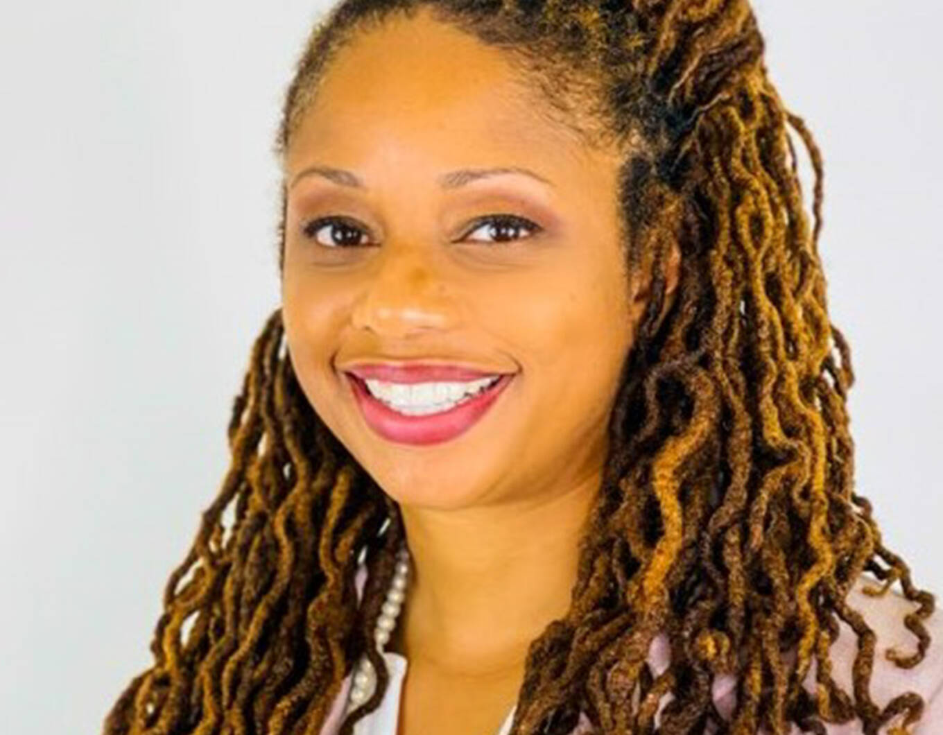Headshot of Cassandra Davis