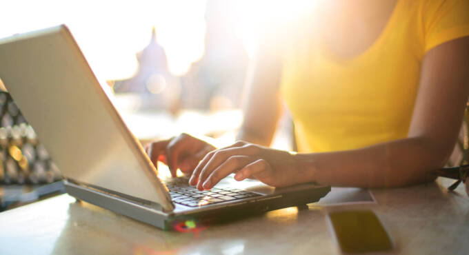 Lady on laptop